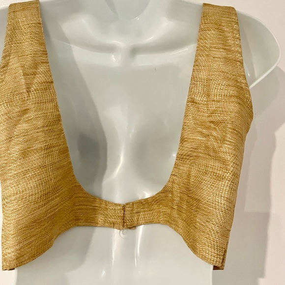 Golden saree blouse - Picture 5 of 6